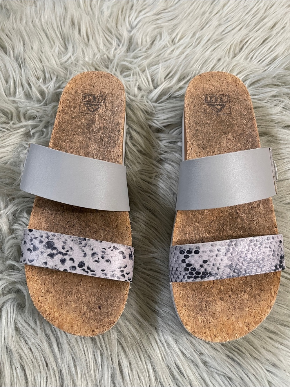 Reef Women's Two-Stripe Slide Sandals in Light Gray and Speckled Black-White